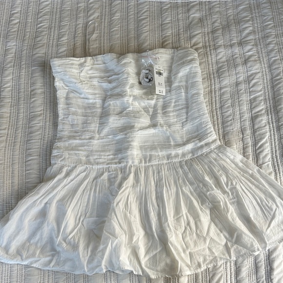 NWT Abercrombie White Strapless Bubble Hem Dress - Picture 1 of 3
